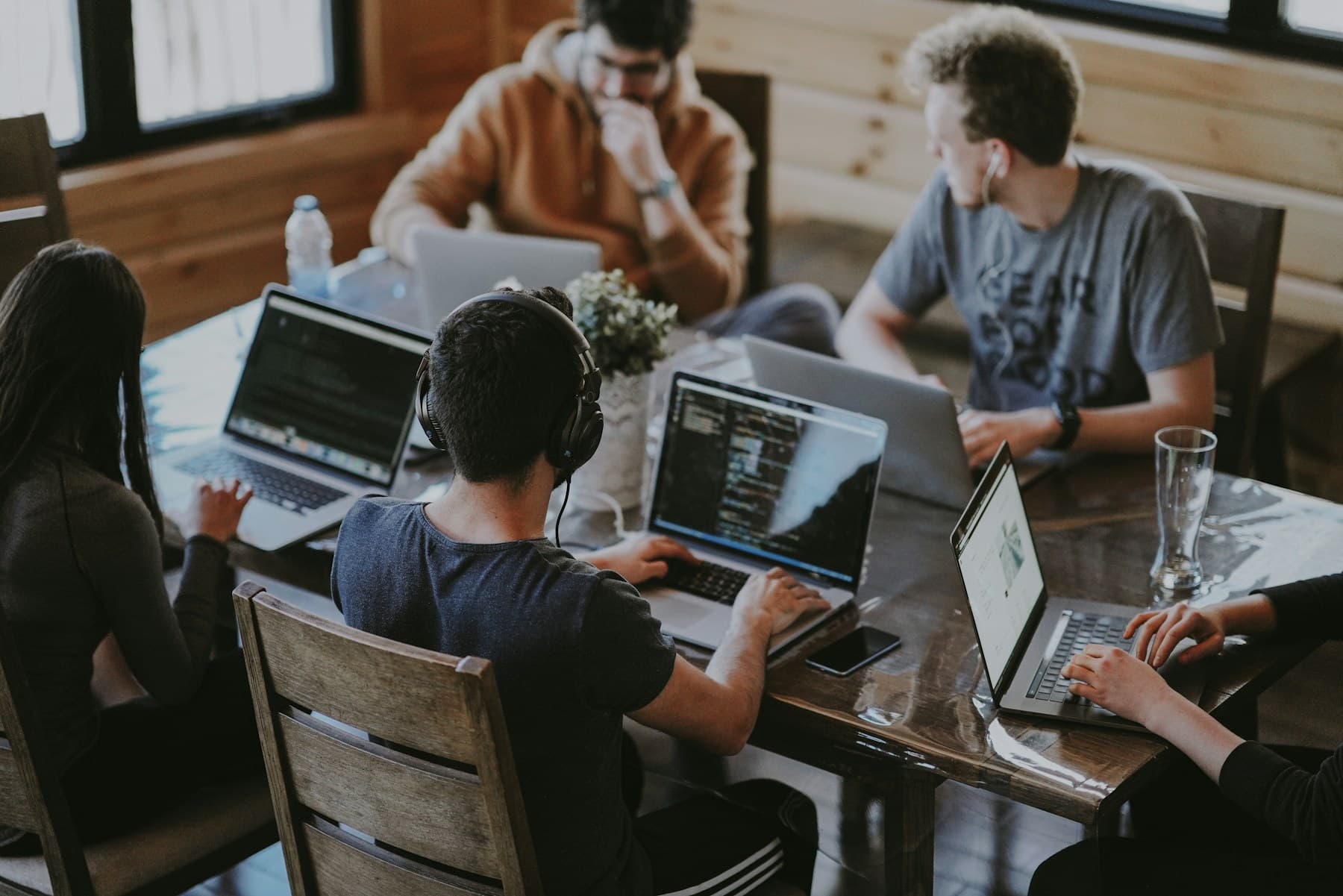 Kolaborasi ide dan pengembangan project digital bersama